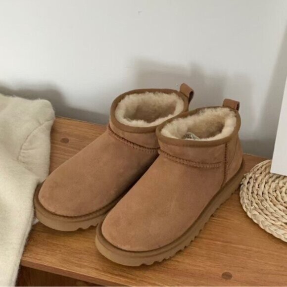 UGG | Classic Ultra Mini Boots In Chestnut New In Box - Picture 5 of 5